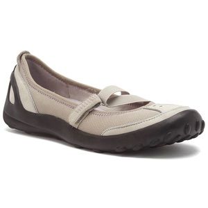 privo by clarks acacia